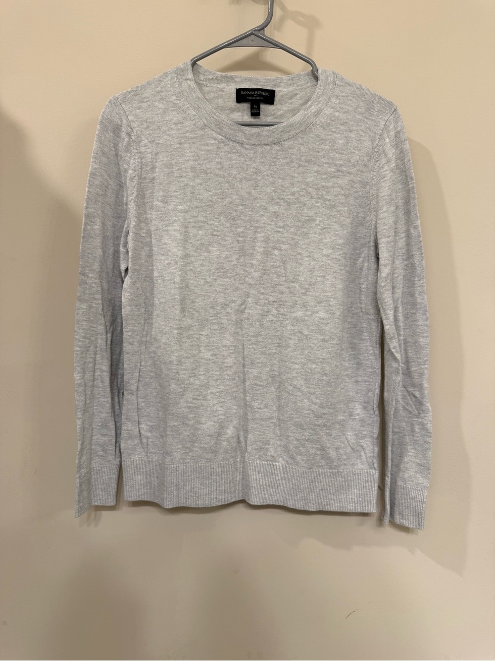 Banana Republic Women's Light Gray Crewneck Sweater